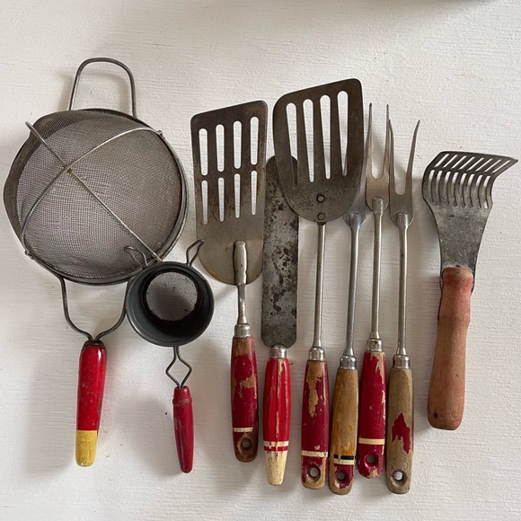 Vintage Kitchen Tools - Picture 2 of 8